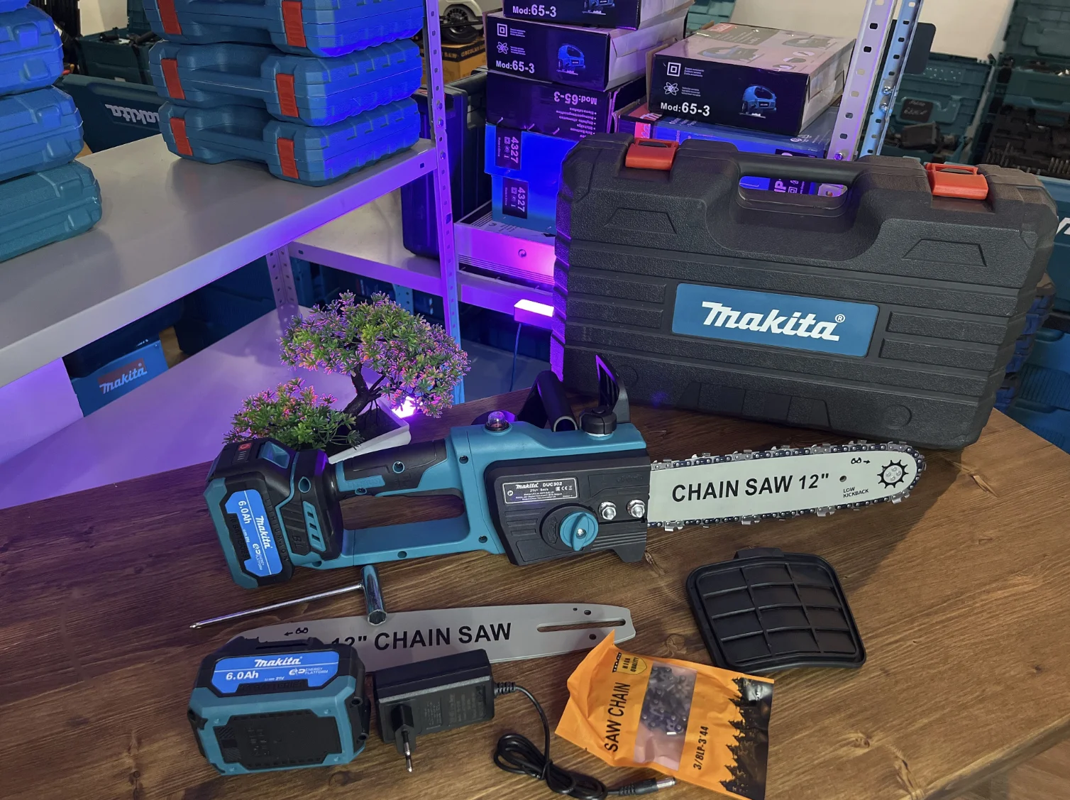 Электрическая пила Makita